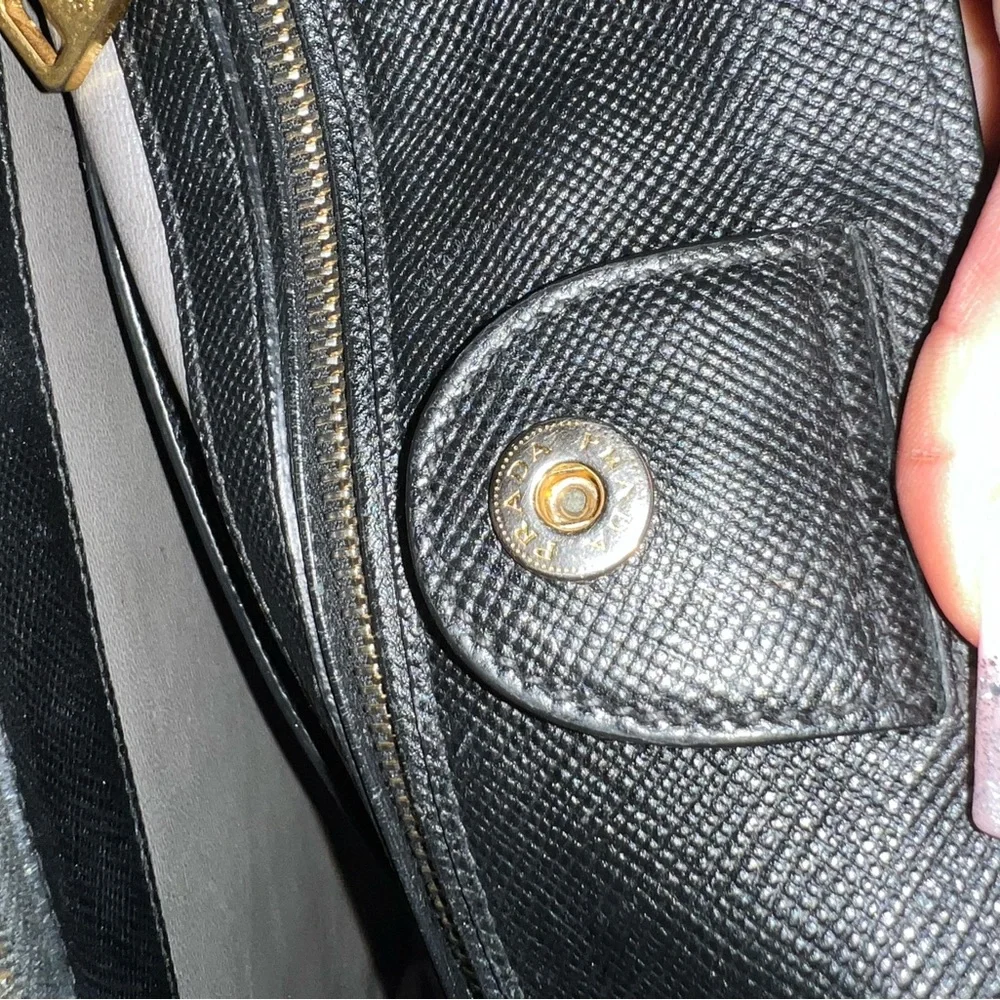 Authentic Prada Large Promenade - Picture 14 of 16